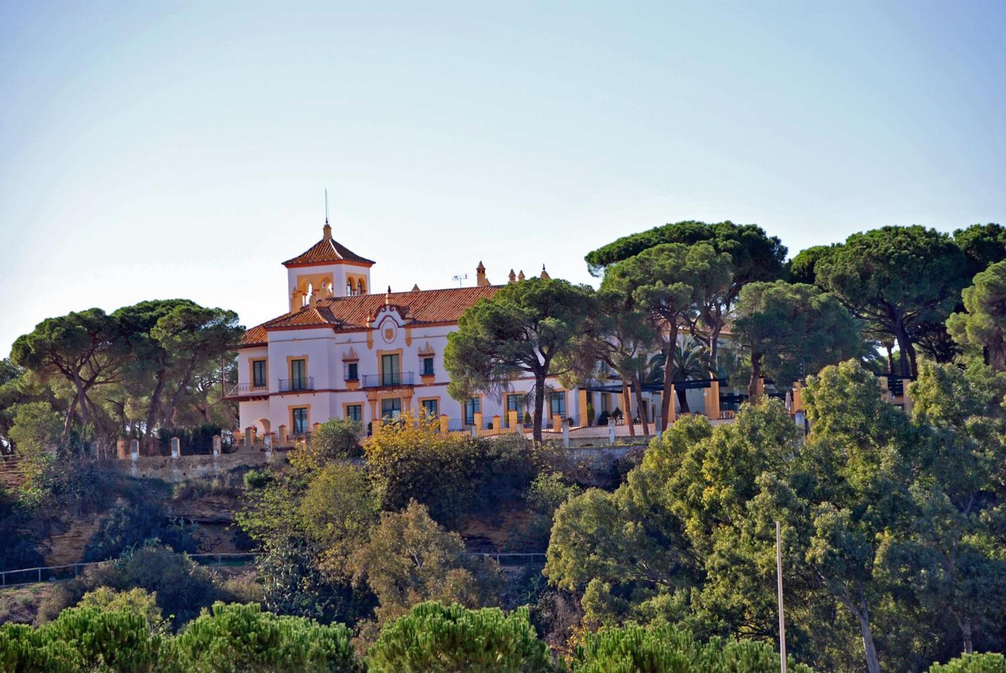 Hotel Oromana Alcala de Guadaira Exterior photo