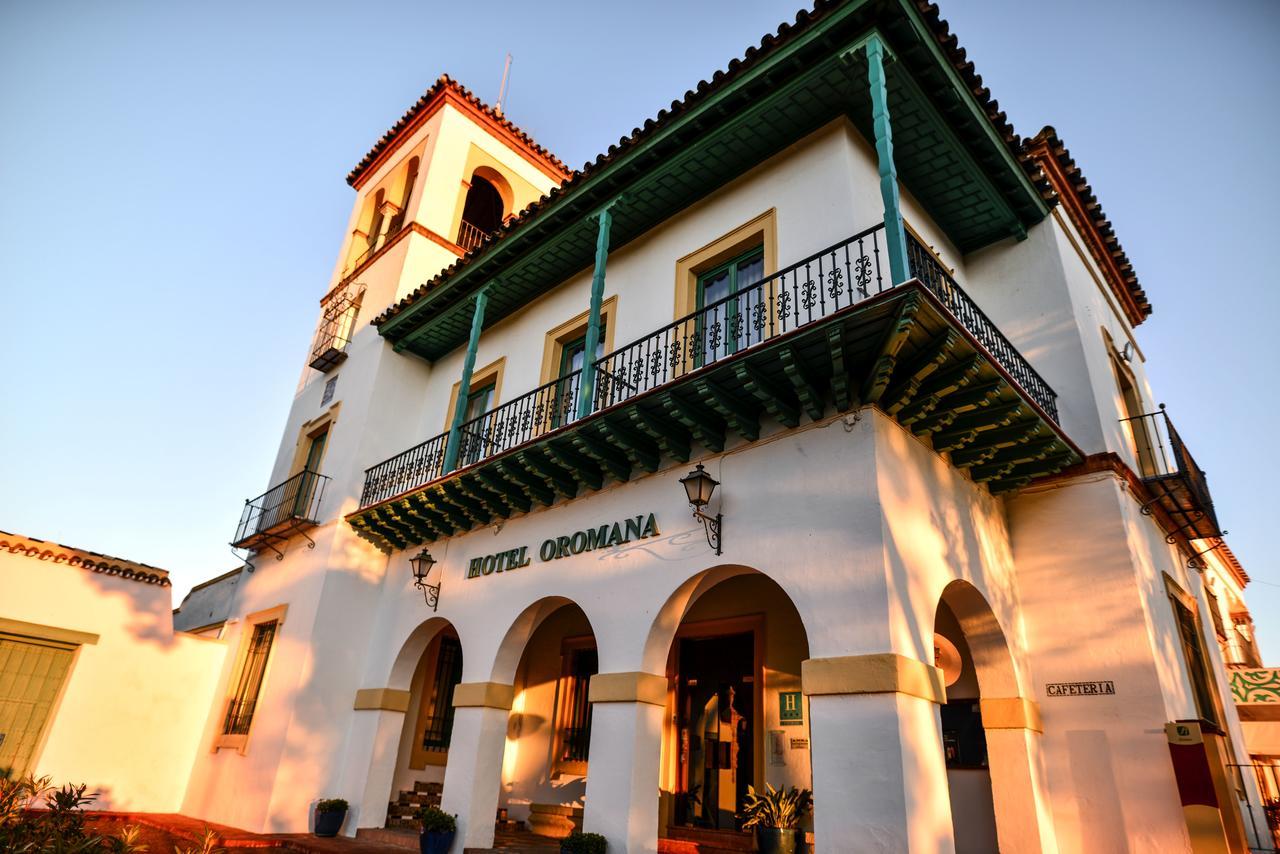 Hotel Oromana Alcala de Guadaira Exterior photo